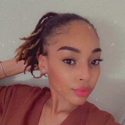 🇧🇸 • friends enthusiast • feminist • belieber by blood