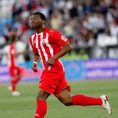 🏴 | Yo ví a un tanque nigeriano arrasar por Almería.