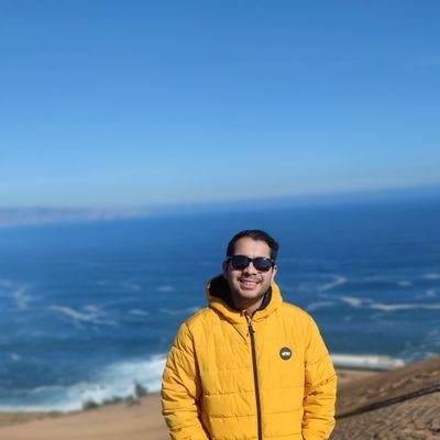 Acá debería haber algo interesante, como que la vida de una mosca es de 28 días, si eres una mosca, no desperdicies minutos leyendo esta bio.