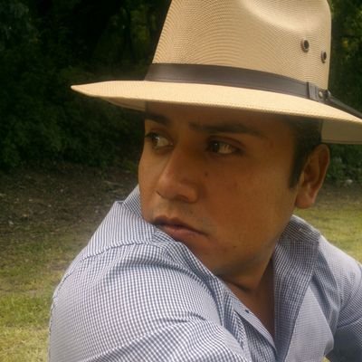 Exdirigente de la RJMX en el Edo de Puebla.
Politólogo.
Analista Politico
Mtro en Auditoría Gubernamental