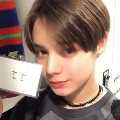 JJ lover ā”ļø āŖ Esperando su debut...
ALONERS ASSOCIATION šš”
Traducciones + info = @trainee_a