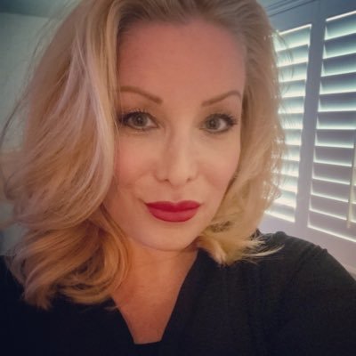 Beauty Professionnel. Mother. Wife. Animal Lover. Leader. World Traveler. Trainer. Political Activist. Influencer. Spiritual Gangster. Ambitious.