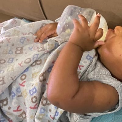 folapel's profile picture. Winging this thing called life and doing so excellently 🤩 I love God, family and business 💯