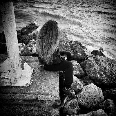 DAMAbunda's profile picture. Observando el hipnótico danzar de las moscas.