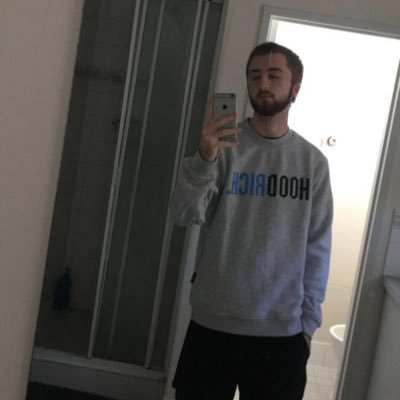 Small streamer pursuing my dream make sure to follow me on twitch 🔽