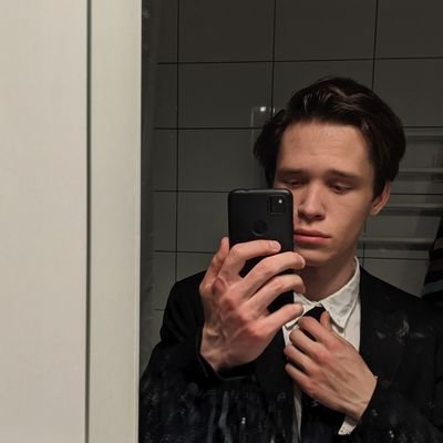 lazyreader_'s profile picture. хороший мальчик