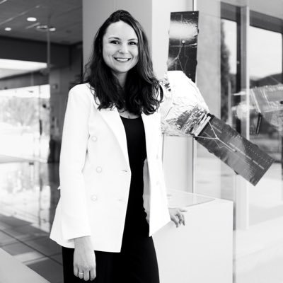 Communications Officer @eusatcen. Masters in Management IE Business School. Strategic planner @MRM McCann 🇷🇴🇪🇸🇪🇺 Views are my own #space #communications
