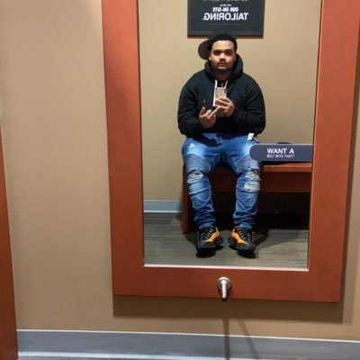 LouiOmb's profile picture. Go subcribe to my Twitch https://t.co/rT8ffuY6lJ… Follow me on Instagram https://t.co/aoWQCDtMeG