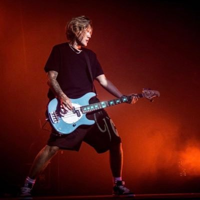 love mcfly, saw them 6/9/21 🤍