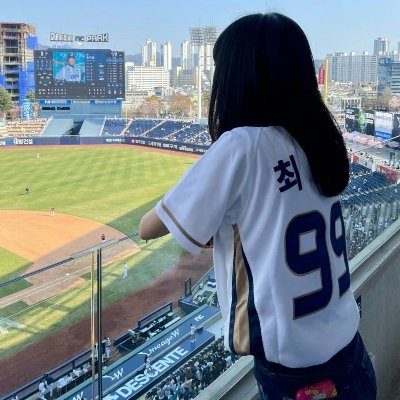 wenlaf's profile picture. trapped in hypocrisy and pathetic people.