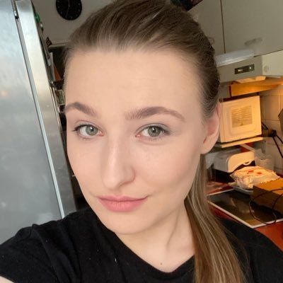 Melissatamaica's profile picture. 🐶 Frenchie Mom 🎸 Rock ’n‘ Roll kid ☕️ Coffee addicted ⚽️ EINTRACHT FRANKFURT 🦅 Bad ass Kid ✌️