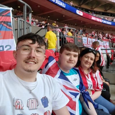 SAFC in my heart and my brain (mind I've had brain surgery x 2) #hawaythelads There is a light that never goes out....wish Tories/Reform would though!
