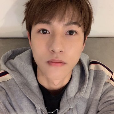 Brithenda's profile picture. hidup itu dibawa simple aja, kalo ribet ya kisah percintaan kamu.