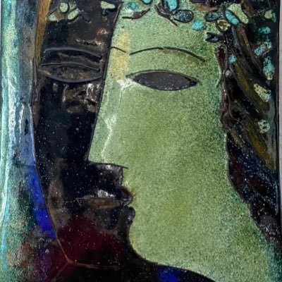 iva_Laitinen's profile picture. "身健在，且加餐。舞裙歌板尽清欢。黄花白发相牵挽，付与时人冷眼看"。