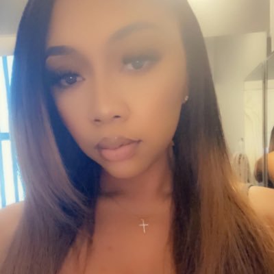 ⠀⠀⠀⠀⠀⠀⠀⠀⠀Vegas 🌴🐚 BCU 14' 💛 ⠀⠀⠀⠀Masters Candidate 18' 💼 Proverbs 4:23