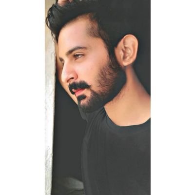 A Optimistic Idealist afraid of roller coasters and dry ice
Euneirophrenia, Novaturient, Oniochalasia,Tidsoptimist, Monachopsis &Writer.
یہ سب کچھ میں نہیں ہوں