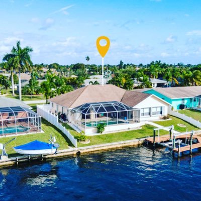 Cape Coral Vacation Rental 4bedroom/ 2 bath/  Pool Home/ On a Canal BOOK TODAY!