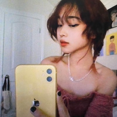 okayvyy's profile picture. is down bad