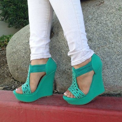 DannyFeet1's profile picture. Admirador de pies femeninos que gusten usar medias, pantimedias, tacones, plataformas y sandalias. Me fascina adorarlos como olerlos y chuparlos!!