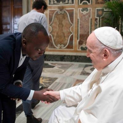 Chrétien, Burundais,Jeune entrepreneur,Peace builder,libre penseur,optimiste