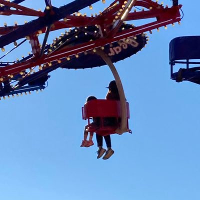 yokohama_grape's profile picture. 40代目前のサラリーマンエンジニア。脱サラしてぶどう農家への転身を計画中！陽の光を浴びて汗を流して喜ぶ人の顔が見える、人として自然な仕事•生活がしたい^_^ #新規就農者 #脱サラ就農者と繋がりたい！脱サラして妻1人娘1人を守っていけるかその不安が天敵。横浜市•鎌倉市の🍇農家さん、土日にお手伝いさせて頂けませんか！