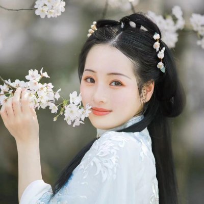 Hi there I'm Olivia, hanfu and Chinese folk dance lover. Thanks for ur support.
漢服ダンサーのオリビヤで〜す。日中英三国語不定期投稿で、どうぞよろしくお願いします〜