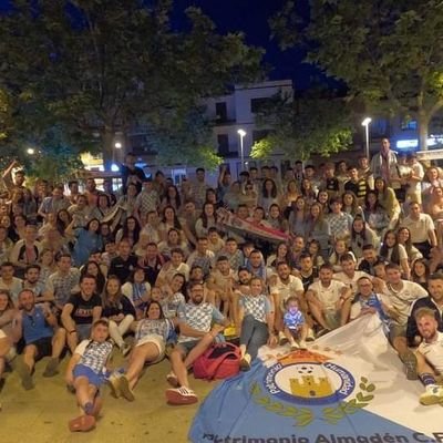 NotarioToledano's profile picture. La sonrisa es un te quiero que da calambre en el alma