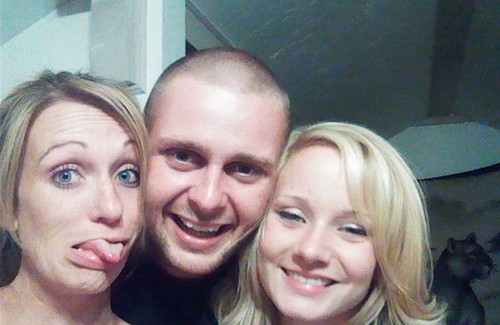 23 yrs old in Sunny Southern California.... Im a mom of a wonderful little my  Brodie Alexander (my chunkit)