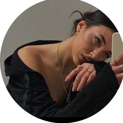 حتى قلبي لو سألته قال غيرك ما يببي❤️
. . . ⠀ ⠀⠀ ⠀⠀𝐔𝐧𝐢𝐭𝐞𝐝 𝐀𝐫𝐚𝐛𝐄𝐦𝐢𝐫𝐚𝐭𝐞𝐬
