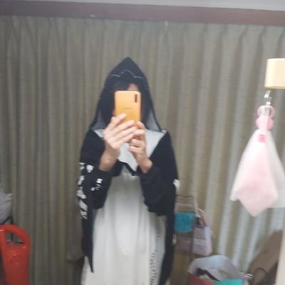 kumakoilove's profile picture. ヨウムさんや他 トリさん
本拠地は猫🤣ワンコさんも 動物大好き🧡
そして音楽はうん十年 ロック好き🤣
イエローモンキーさんとか最近は びっくり 若者のジグザグさんとか上原さんとか影丸ちゃんのドラムテクにずっきゅーんとやられまくってます🧡
#新天地開闢集団ジグザグ#The yellow monkey#にゃんこ