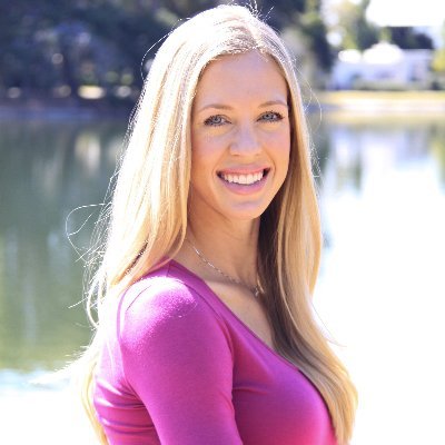 REALTOR® w/ Platinum Realty Group AZ
•Corporate Yoga Instructor •Former TV News reporter •