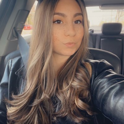 juliaaroseex3's profile picture. FIT ‘23