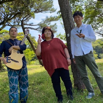 鹿児島発アコースティックユニット 【EMY】(いーえむわい)です✨ Edy(A.G)/Mikitty(Vo)/Yossy(Vo)/で2020年8月結成/EMYオリジナル曲&J-POPカバー/ NEXT LIVE▶️ 8/30 18:30~ EMY HEROES!(主催ライブ)