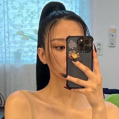 she/her | 24 | kdrama nerd | feel free to dm | cw: perfect stranger