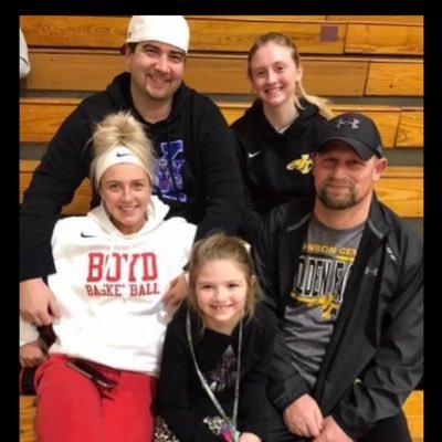 Former College Athlete, blessed father of 3 beautiful girls, including Nike Skills Academy & 2021 Point Guard @HarleyDustyn14