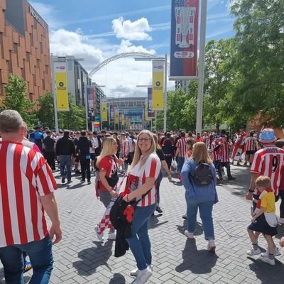Die hard Sunderland fan. There through the good times and the bad
What will be will be!
