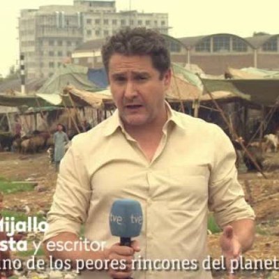 Periodista de información internacional de TVE y escritor de novelas. Autor de El beso de los Océanos, El Médico de Mosul y La Niña a las Puertas del Infierno