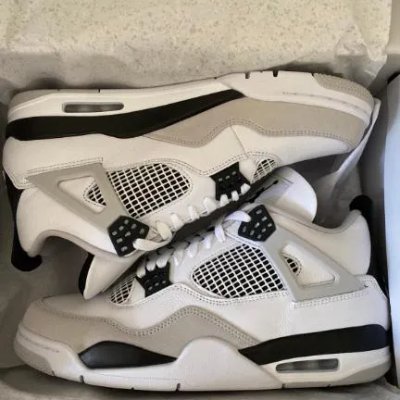 LinusSneaker's profile picture. 