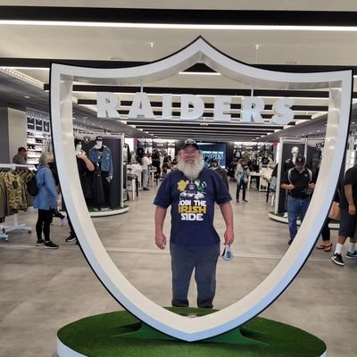 DieHard member of the only Nation for over 50 years #Raiders. #RN4L
Proud father of 2 sons Devin & Ryan- 1grdsn. Lucas- 2 grddhr. Emery&Sayble and Cayden OTW