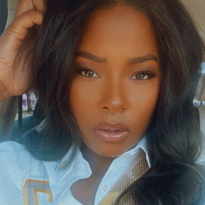 28.|N O L A GIRL⚜️|L I B R A S C A L E♎️....IG:_chyngyyy