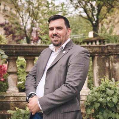 Hacktiviste, entrepreneur et Père au foyer.
Lanceur d’alerte. Co-fondateur de @FpopMedia .
Là où il y a une volonté il y a un chemin !