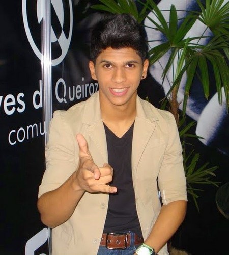 ♥ fã clube Adair Cardoso de Diamantino-MT parceria com @FC_DonoDoMeuS2 @adaircardoso nós TE AMAMOS ♥Que Se Dane O Mundo♫ By:Maria Eduarda.