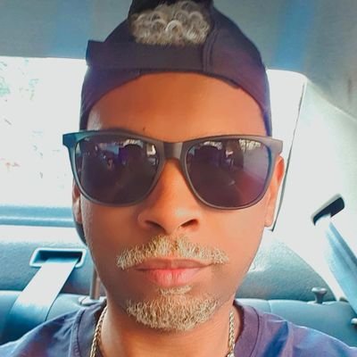 O que eu tenho pra dizer aqui é que eu sou depressivo e carente, mas se pisar no meu calo eu viro o demônio também.