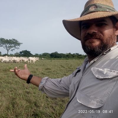 Ing. Agrónomo, egresado de la UCV, estudiante de la Maestría en Desarrollo Rural, Mención Administración de Empresas Agropecuarias, Aragüeño y Demócrata