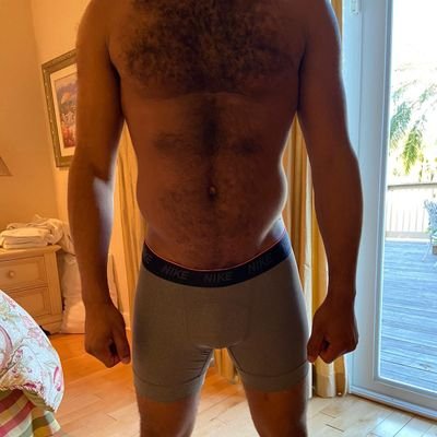 Young guy that's always enjoyed older mature content straight, gay or bi. Older admirier. Very curious here and looking to make friends, meet freinds or chat.