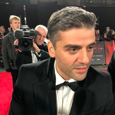 reyiesnt's profile picture. 