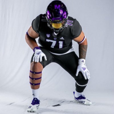 @Uw_football ☔️ 6’6 300 Oline/Dline Kahlee Tafai