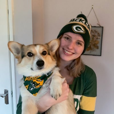 i am cringe— but i am free // 🇺🇸 in 🇬🇧 just hanging out with Mason Corgsby and @waveydave86 #GoPackGo