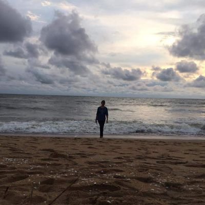 kuttyoppol_'s profile picture. നവ ചിന്തകൾക്കൊപ്പം ഓടി എത്തിടട്ടെ ഞാനും എൻ മനസ്സും...