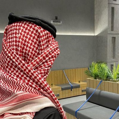 حفظ الله قائدنا وراعينا العظيم وحاكم أمتنا.